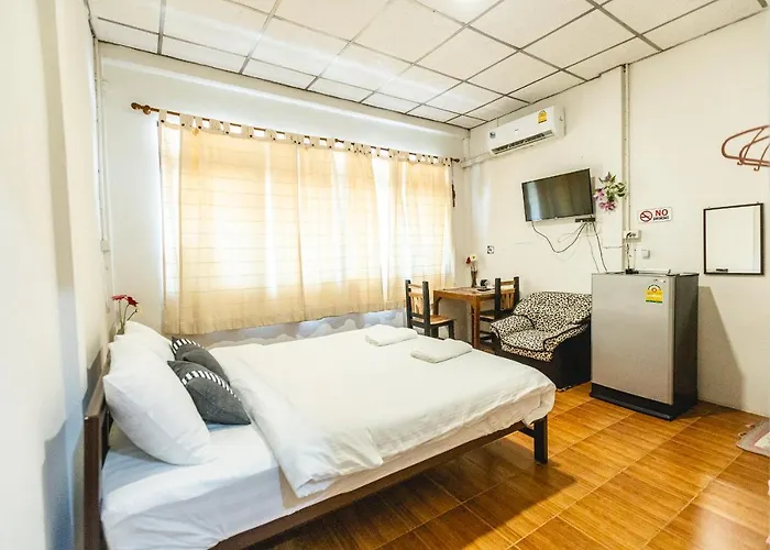 Hostel Nara Cafe And Bangkok